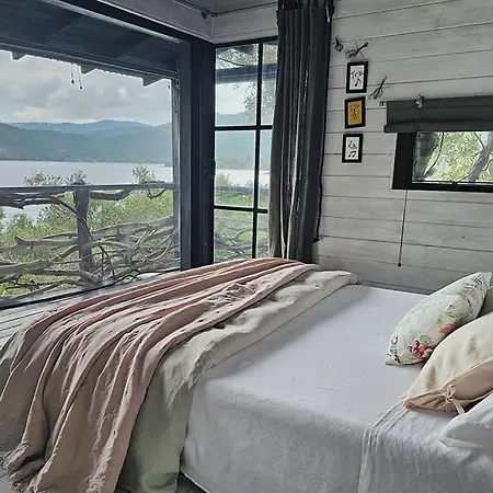 Magical Treehouse By The Sea With Amazing Views 3*