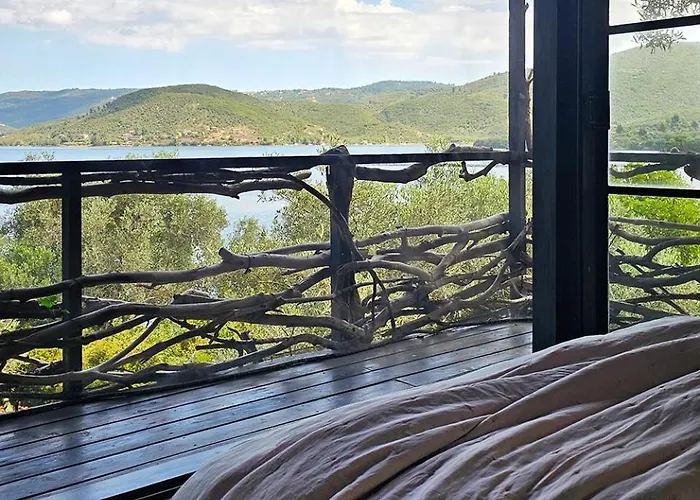 Magical Treehouse By The Sea With Amazing Views Pensiune Koukouleika