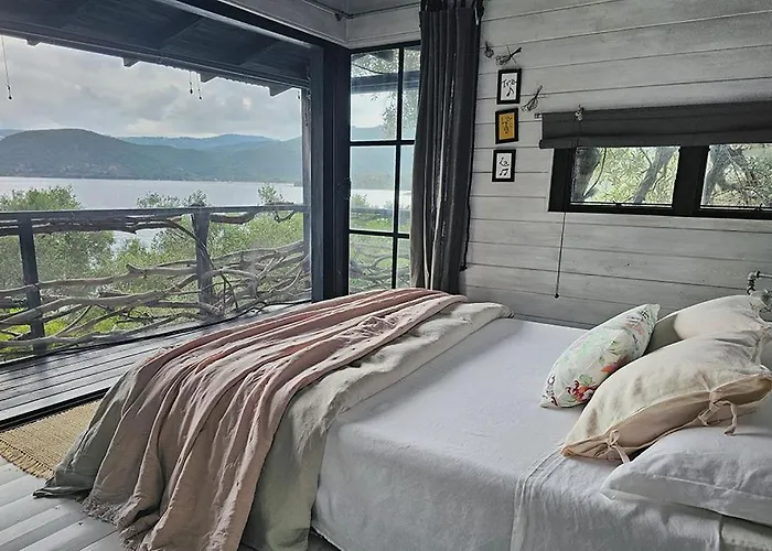 Magical Treehouse By The Sea With Amazing Views 3*